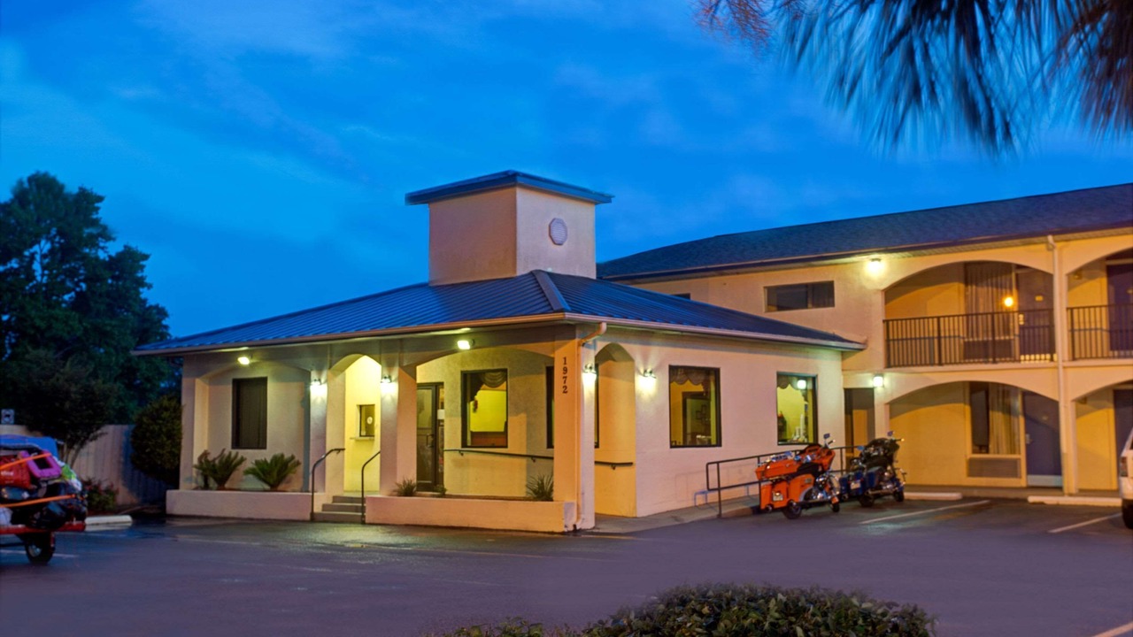 Photo of Buildings in Walterboro - St. George