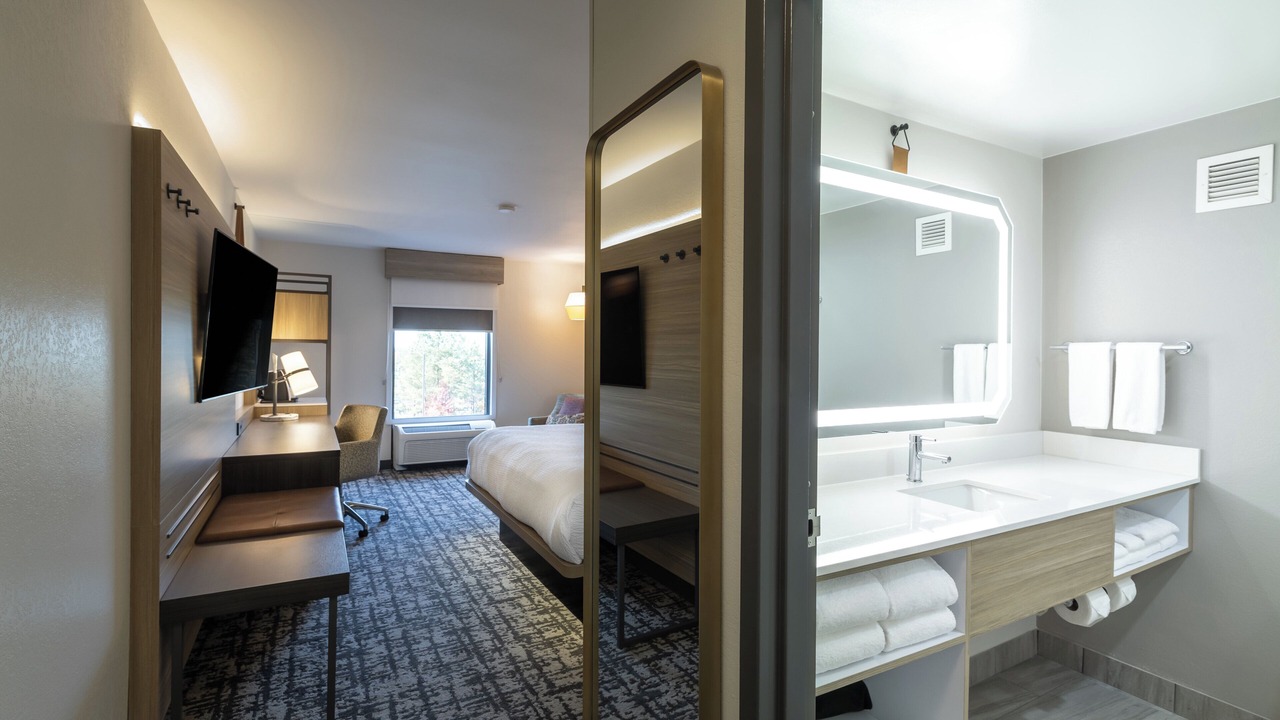 Photo of Bedroom in Anderson