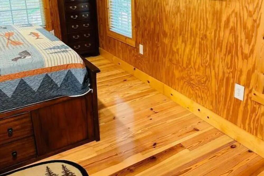 Photo of Bedroom in Townville
