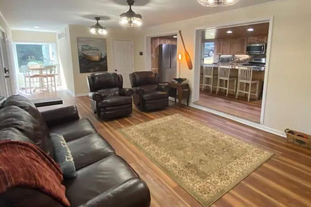 Photo of Livingroom in Townville