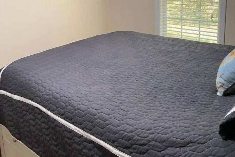 Photo of Bedroom in Townville