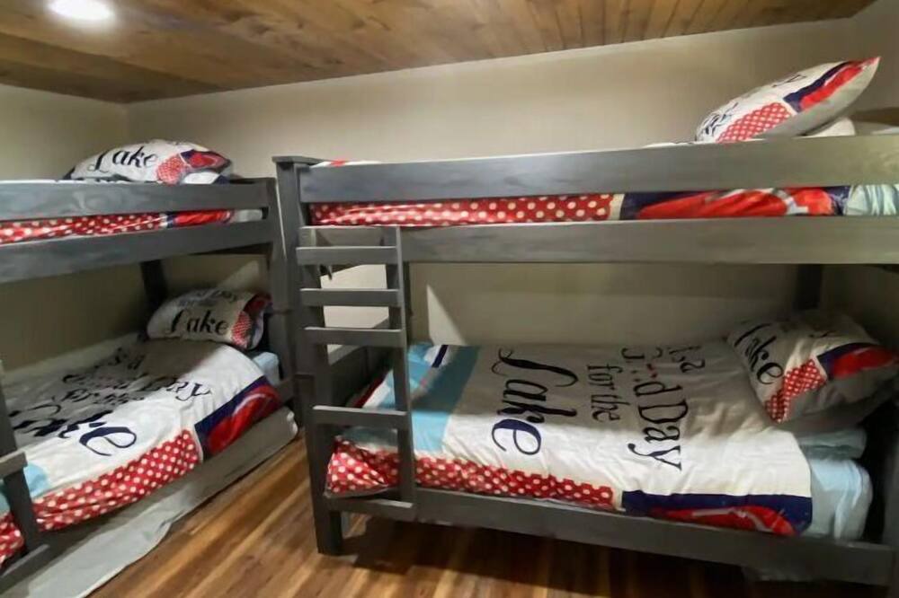 Photo of Bedroom in Townville