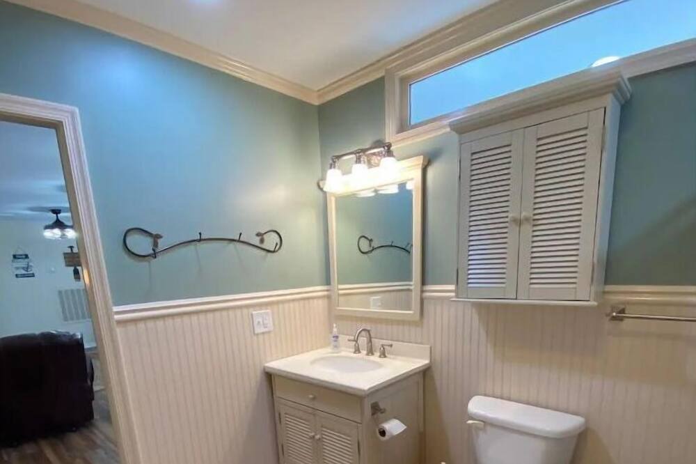 Photo of Bathroom in Townville