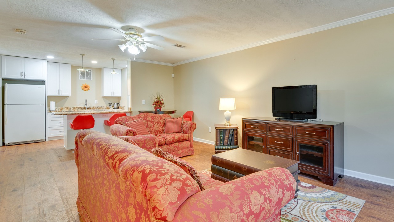 Photo of Livingroom in Lawrenceville