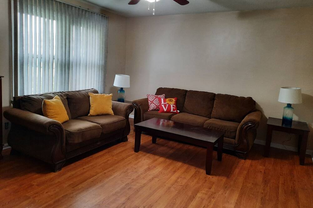 Photo of Livingroom in New Bern