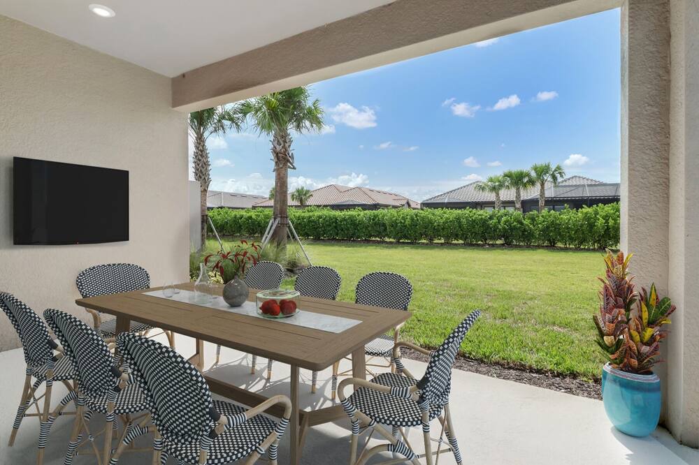 Photo of Outdoor in Naples