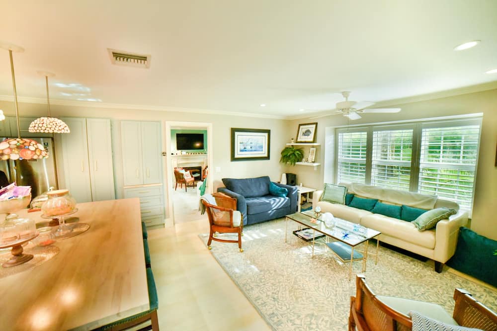 Photo of Livingroom in Summerplace