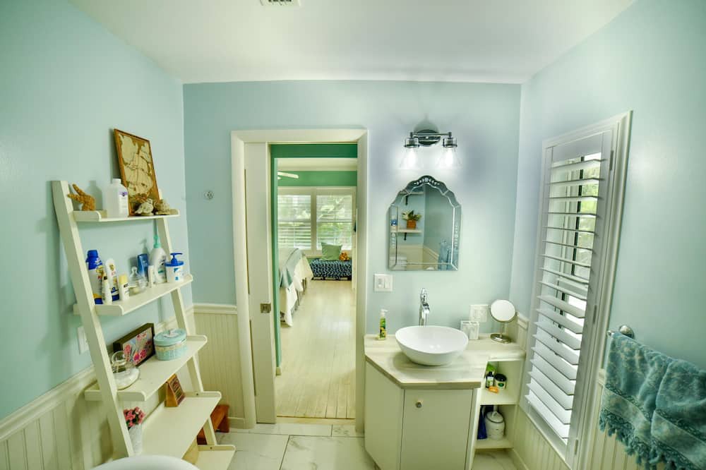Photo of Bathroom in Summerplace