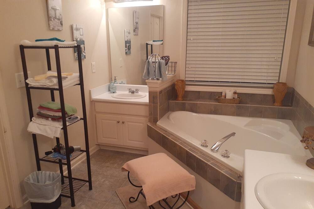 Photo of Bathroom in Stephens