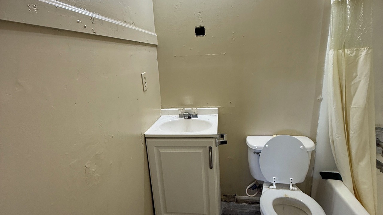 Photo of Bathroom in Kingsland