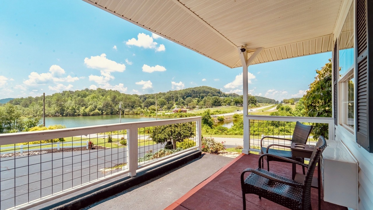Photo of Bedroom in Hayesville
