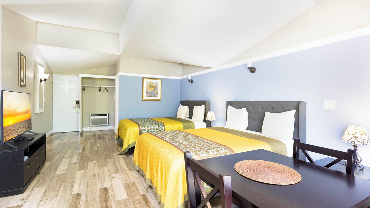 Photo of Bedroom in Warm Mineral Springs