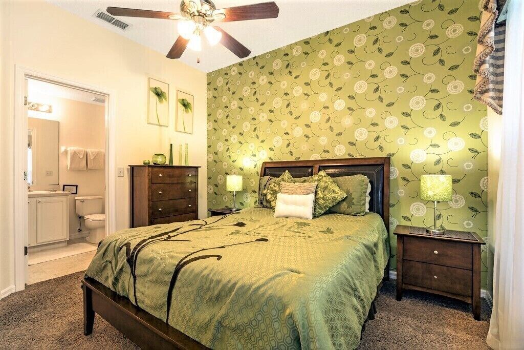 Photo of Bedroom in Seasons