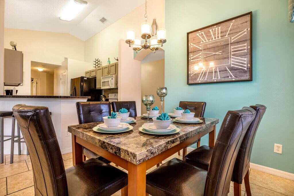 Photo of Livingroom in Seasons