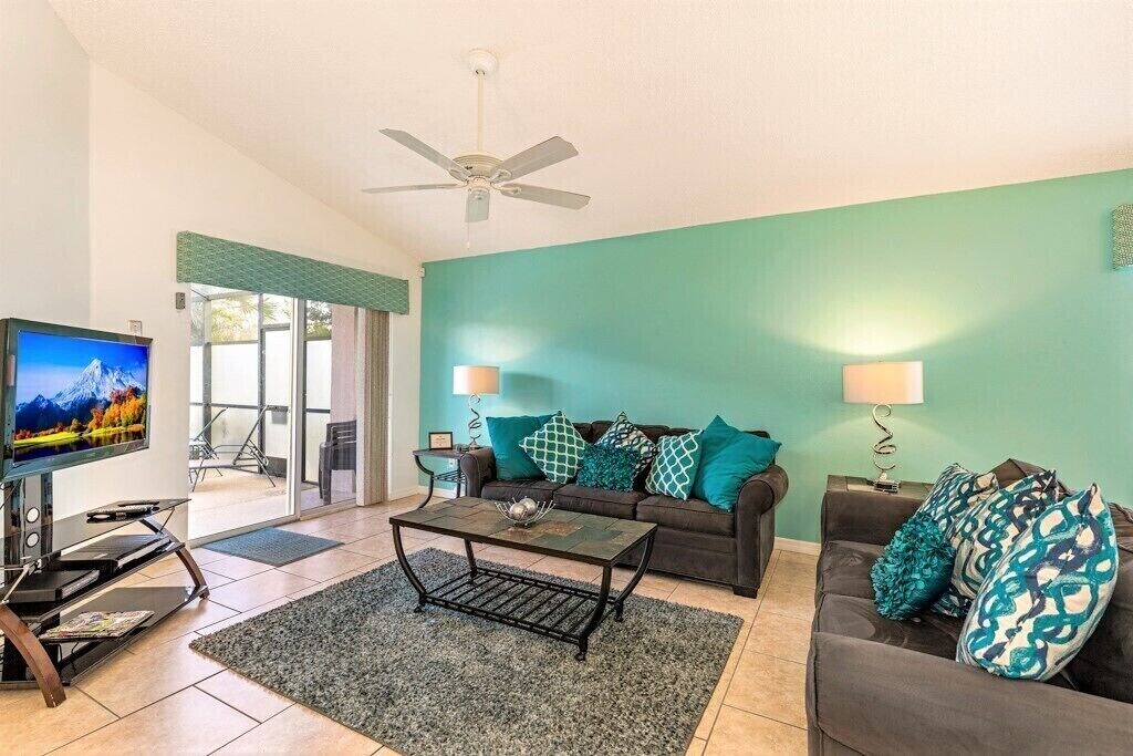 Photo of Livingroom in Seasons
