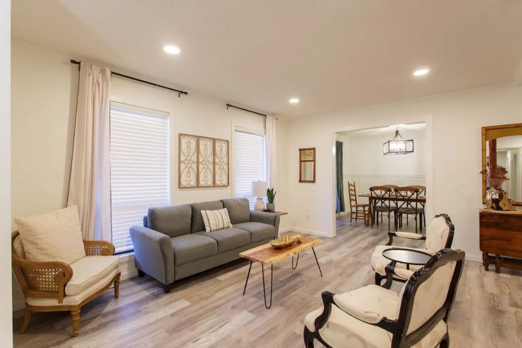 Photo of Livingroom in Valdosta