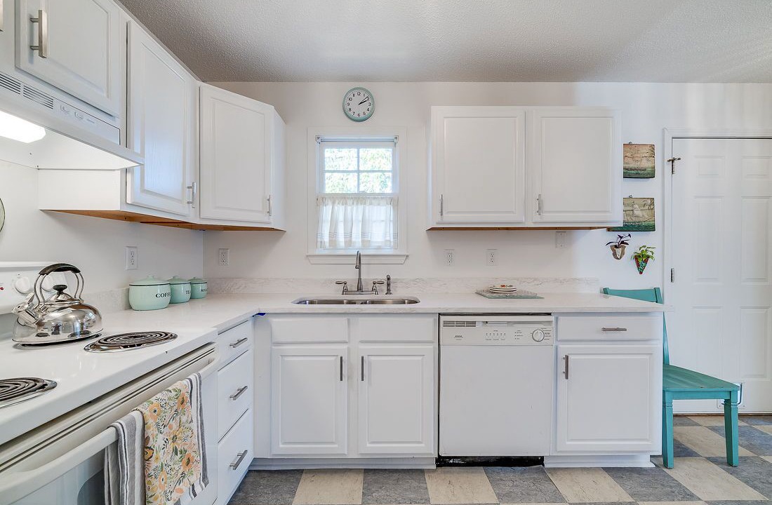 Photo of Kitchen in Beach Institute