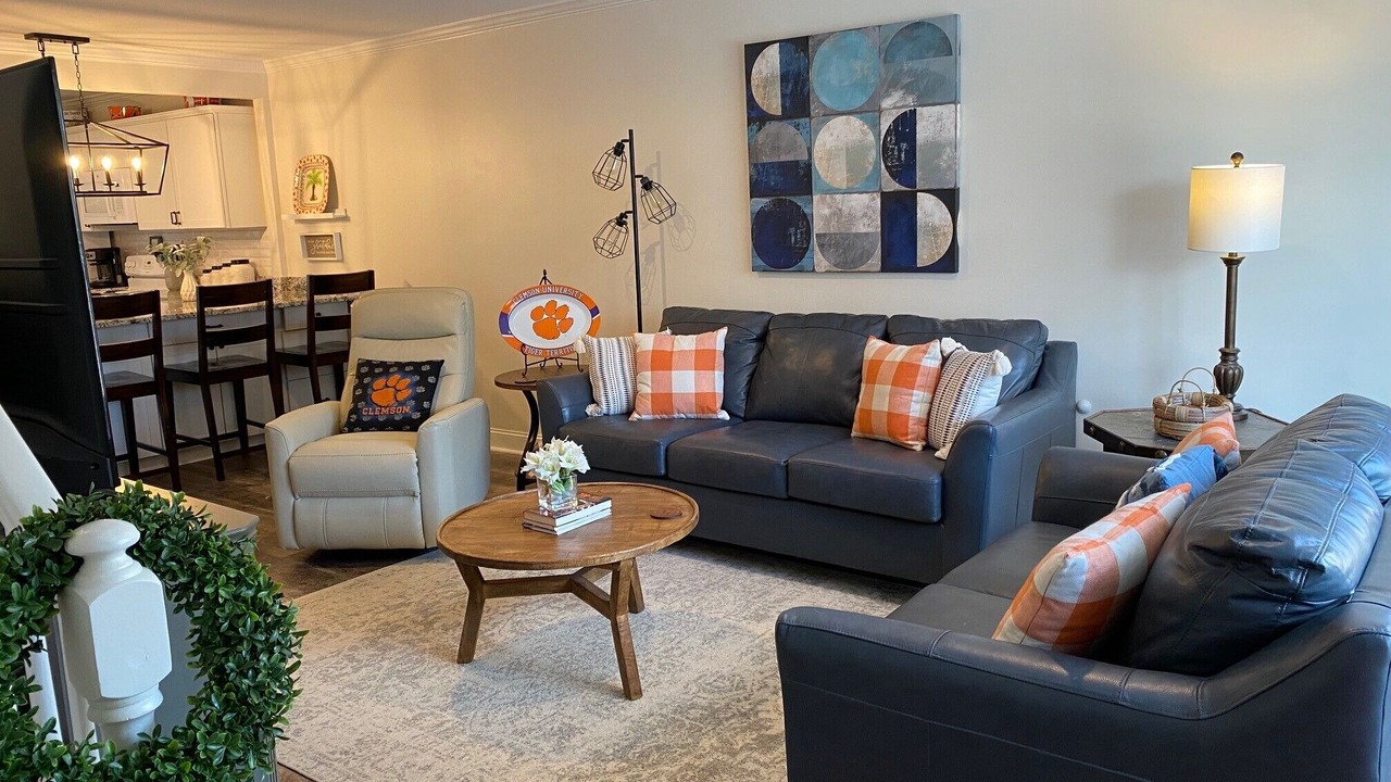 Photo of Livingroom in Clemson