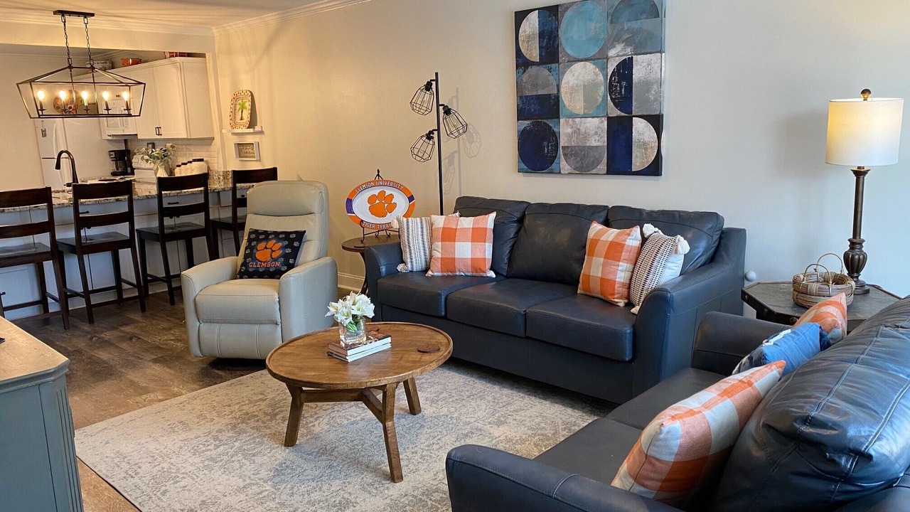 Photo of Livingroom in Clemson