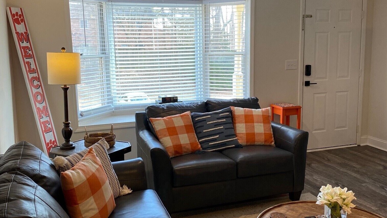 Photo of Livingroom in Clemson
