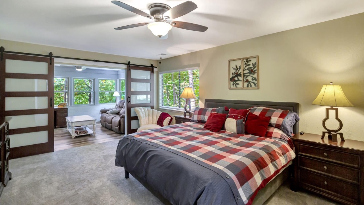 Photo of Bedroom in Salem