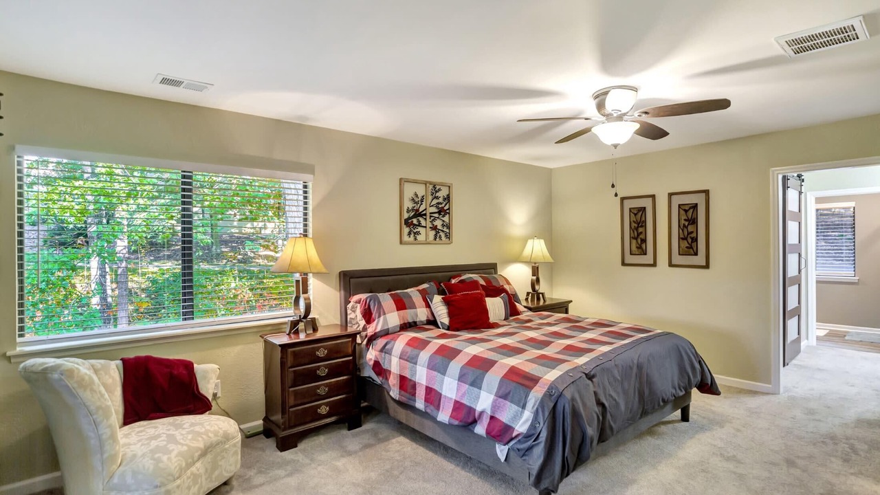 Photo of Bedroom in Salem