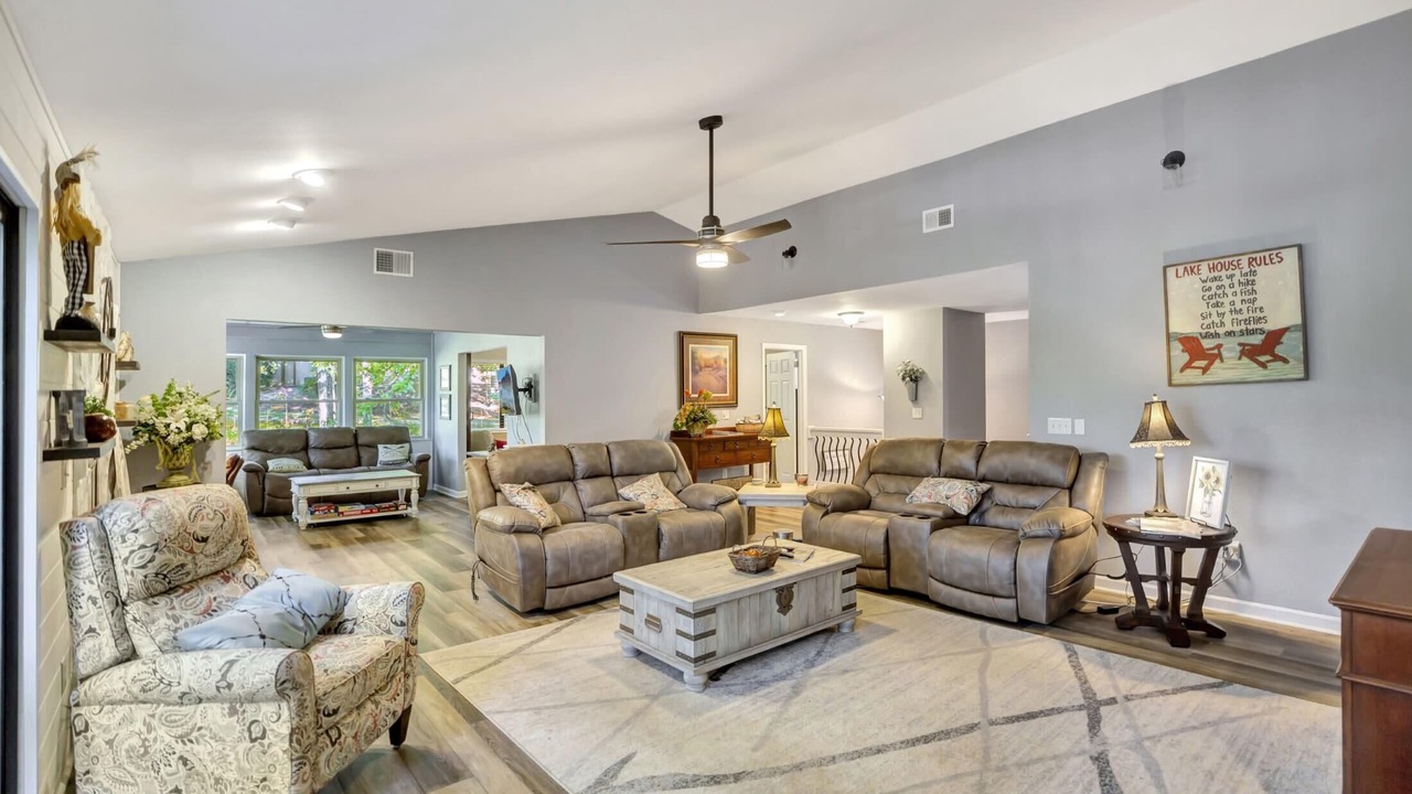 Photo of Livingroom in Salem