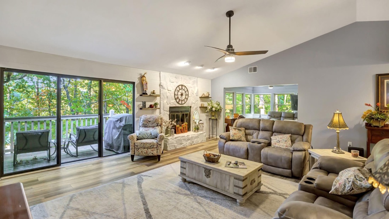 Photo of Livingroom in Salem
