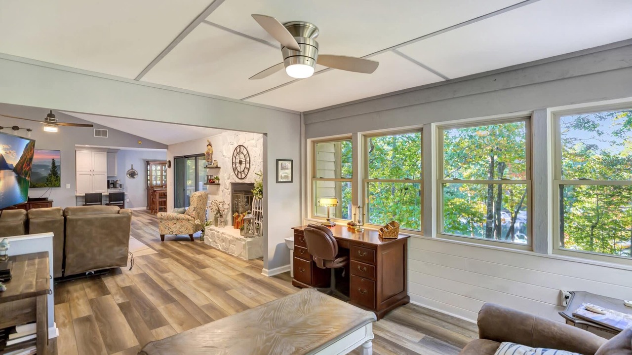 Photo of Livingroom in Salem