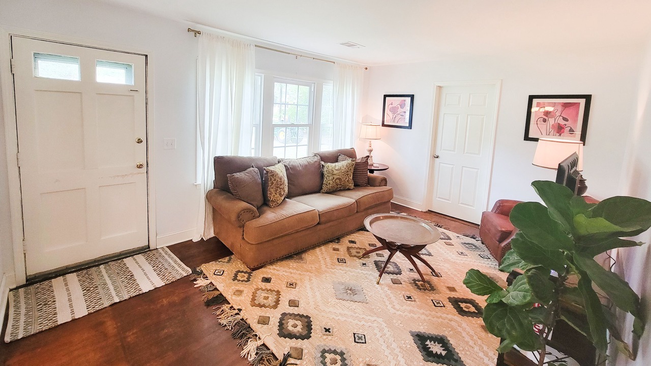 Photo of Livingroom in Statesboro