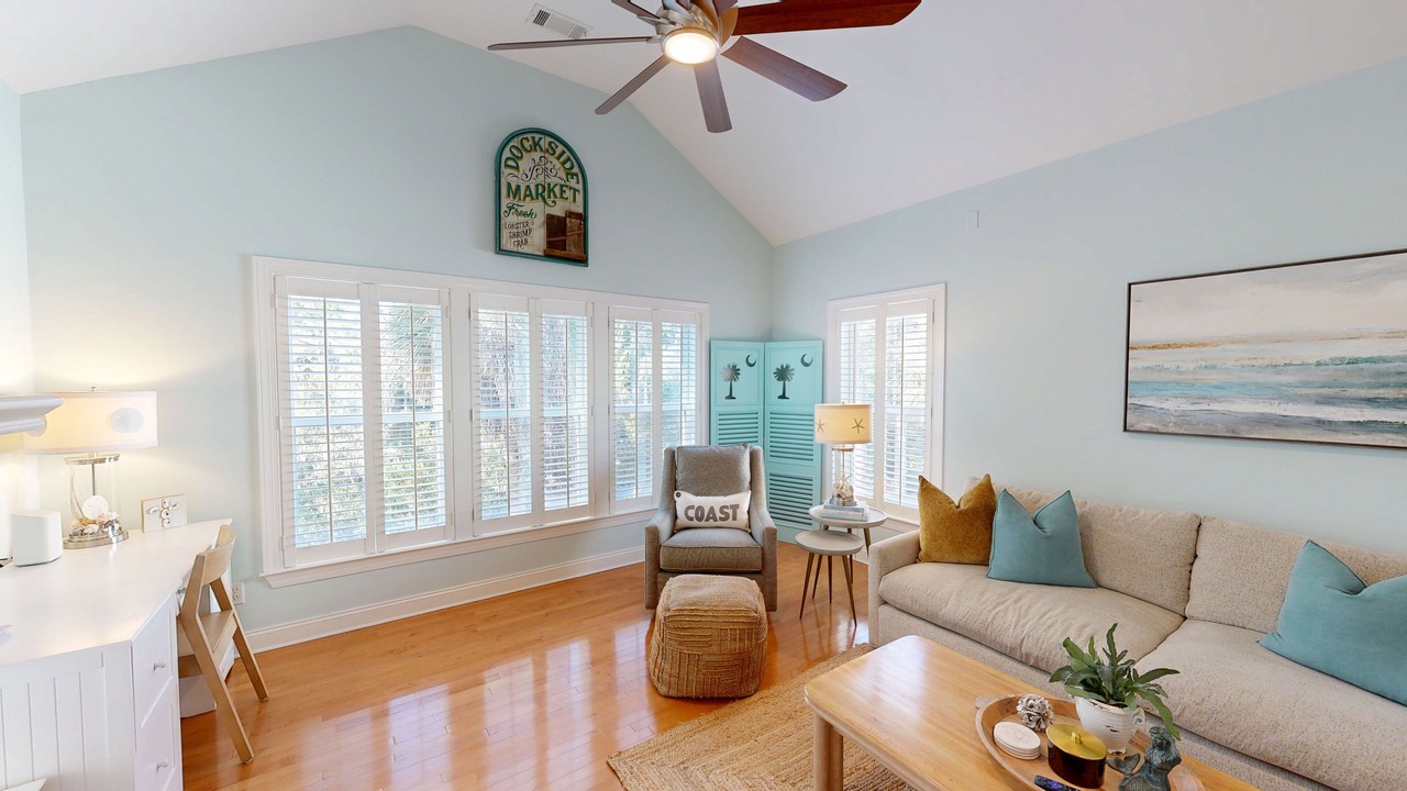 Photo of Livingroom in Deer Lake