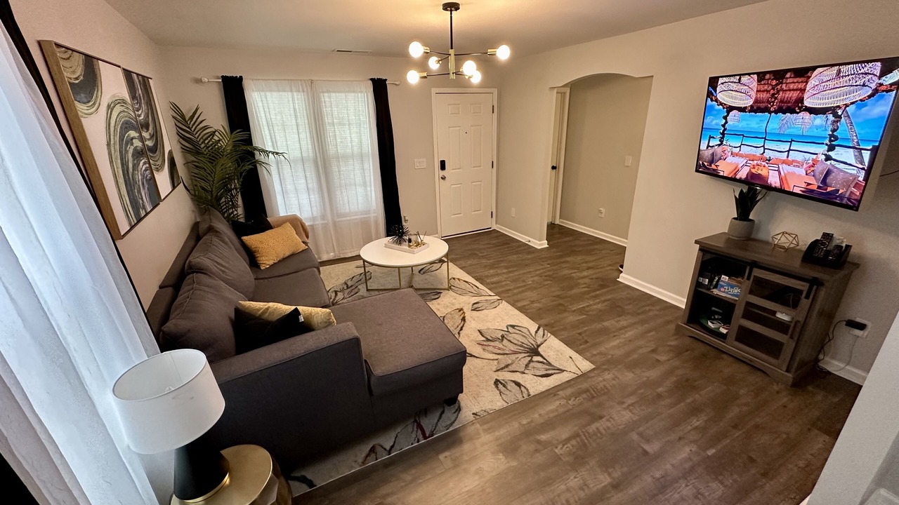 Photo of Livingroom in Southeast Raleigh