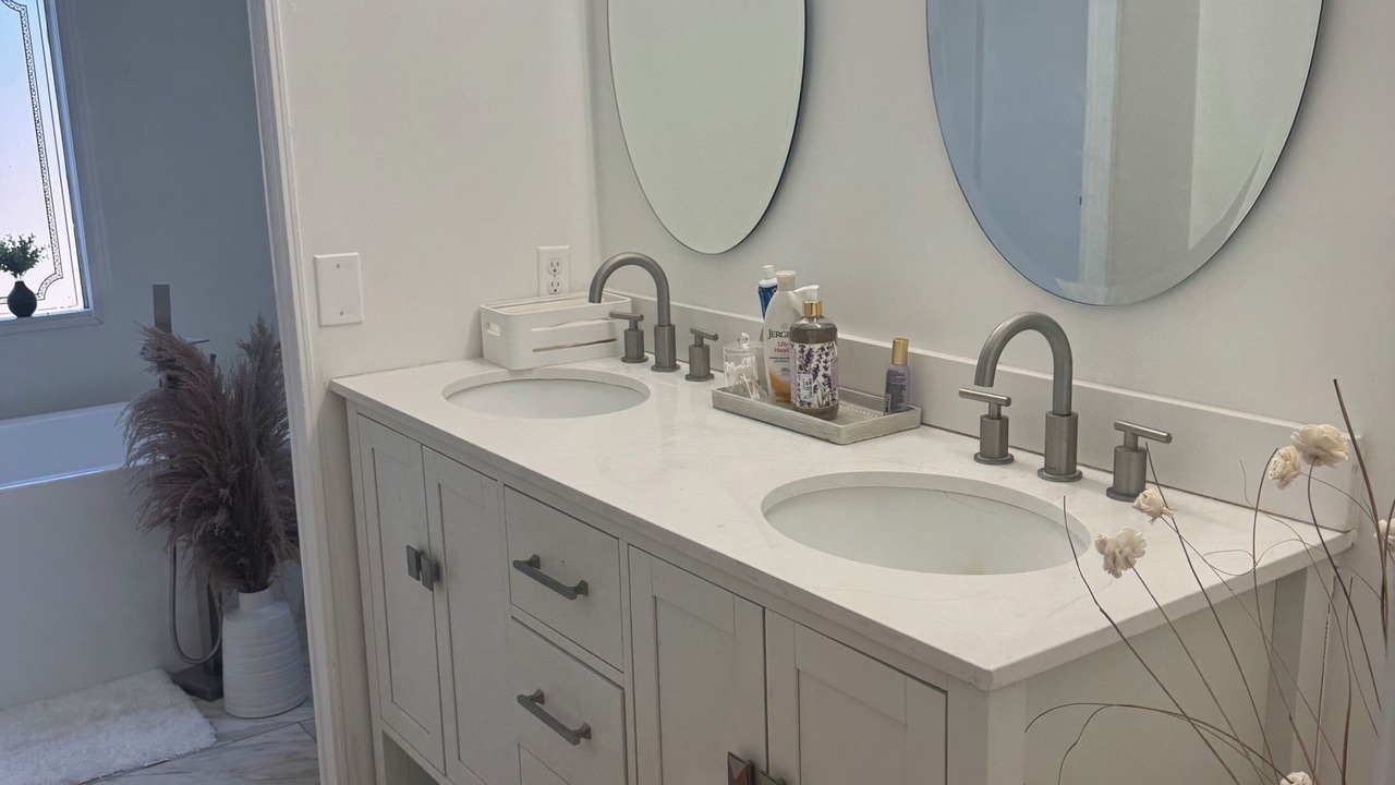 Photo of Bathroom in Dale