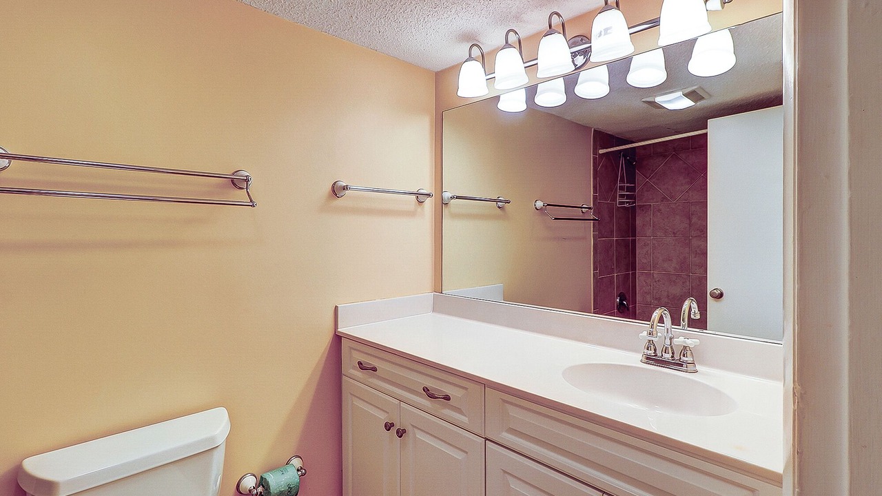 Photo of Bathroom in Folly Field