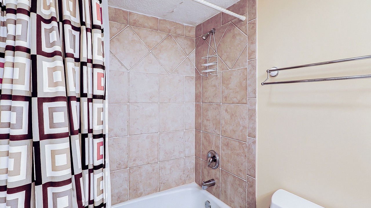Photo of Bathroom in Folly Field