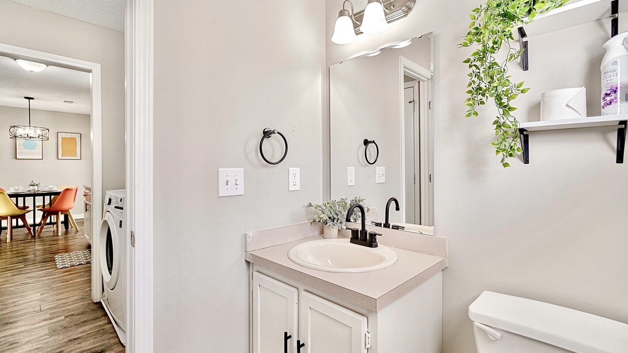Photo of Bathroom in Huntcliff