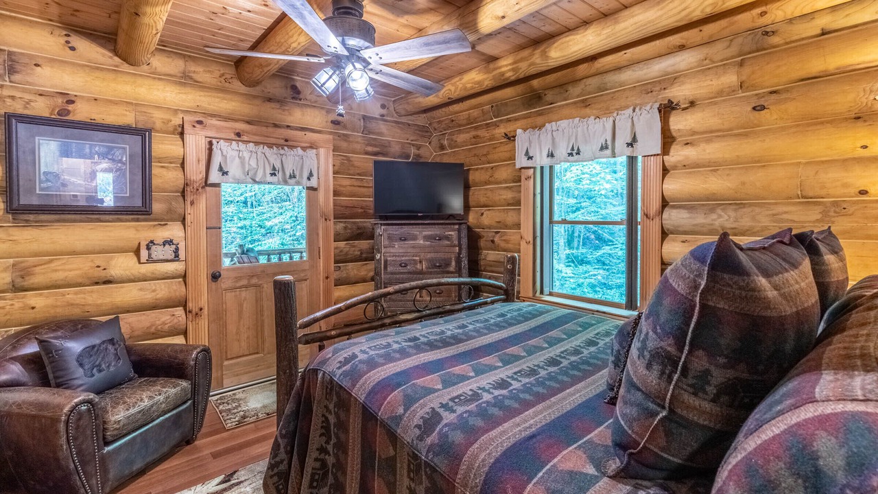 Photo of Bedroom in Tuckasegee