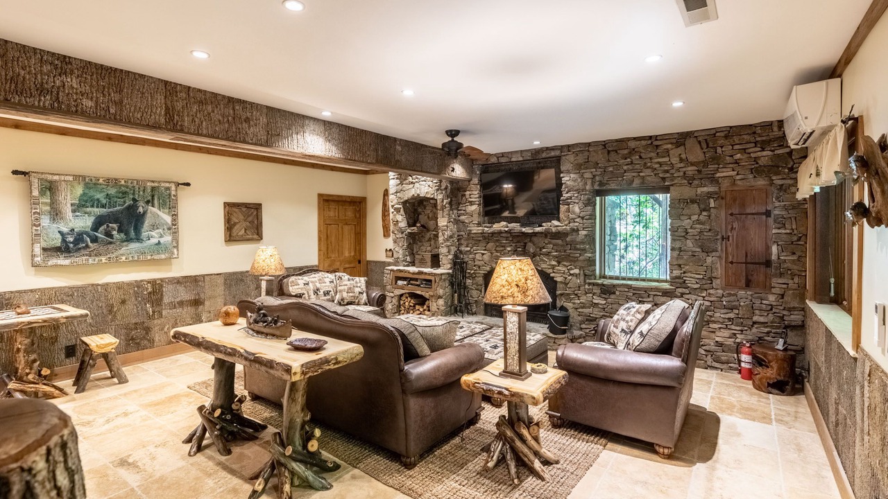 Photo of Livingroom in Tuckasegee