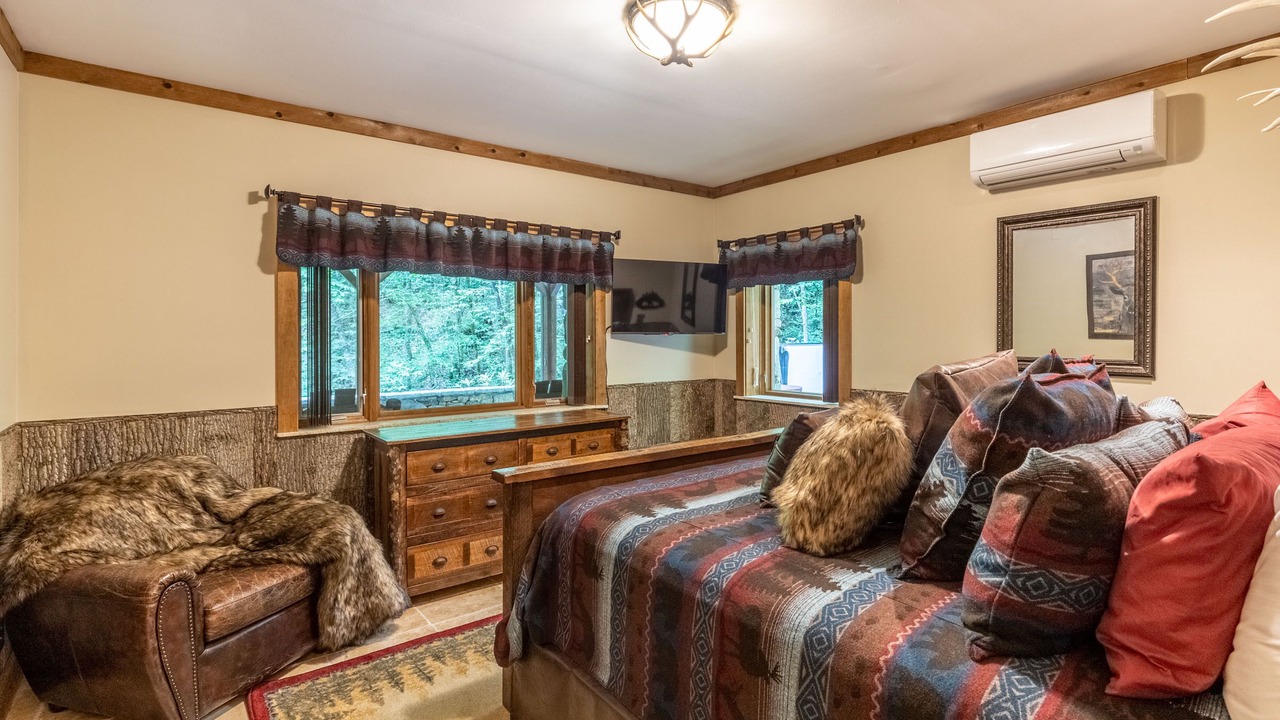 Photo of Livingroom in Tuckasegee
