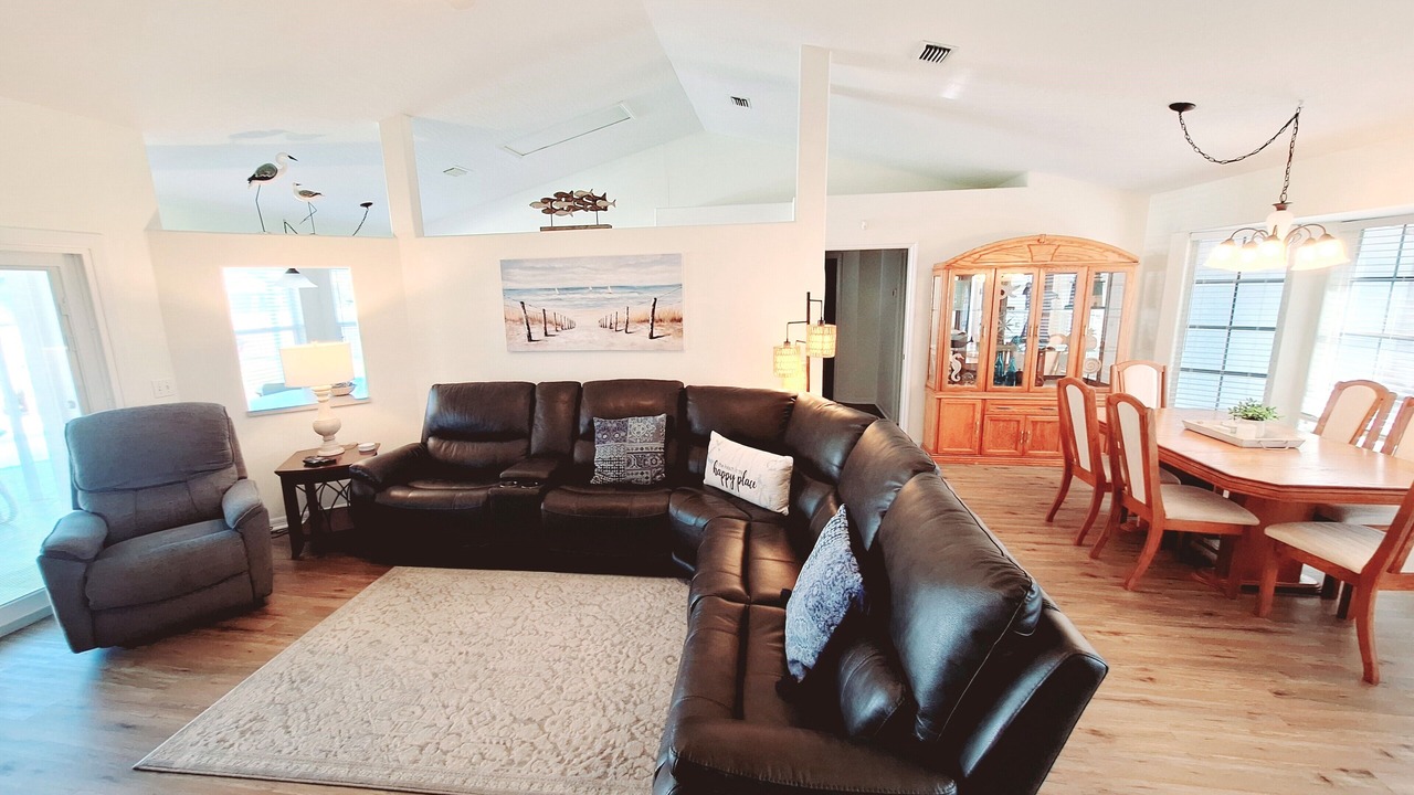 Photo of Livingroom in Sebastian Highlands