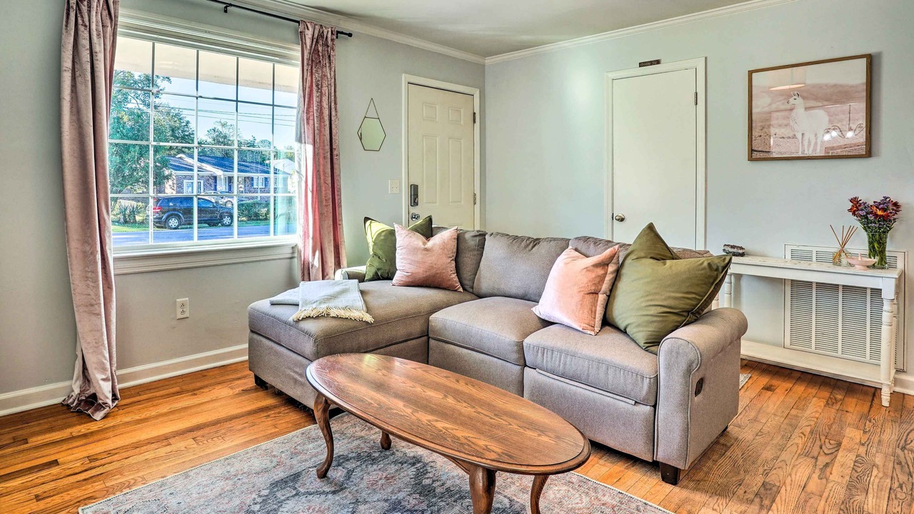Photo of Livingroom in West Ashley
