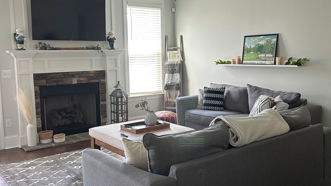 Photo of Livingroom in Evans