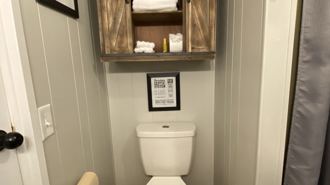 Photo of Bathroom in Calhoun County