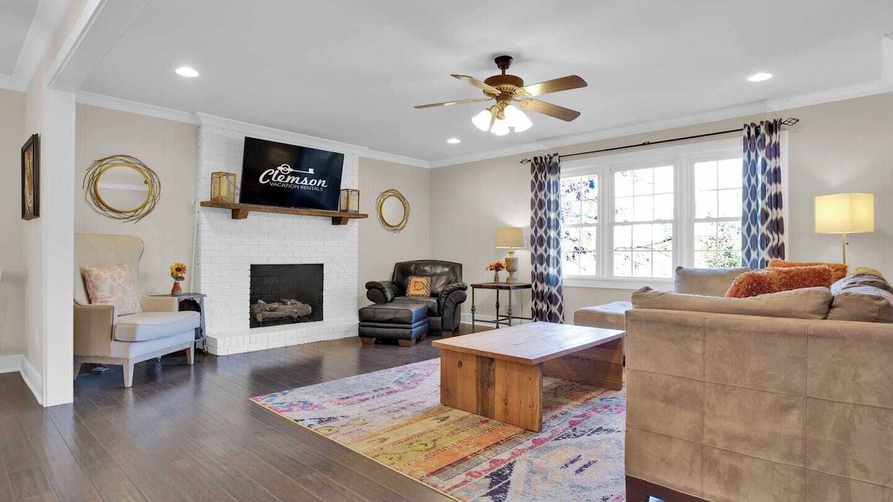 Photo of Livingroom in Clemson