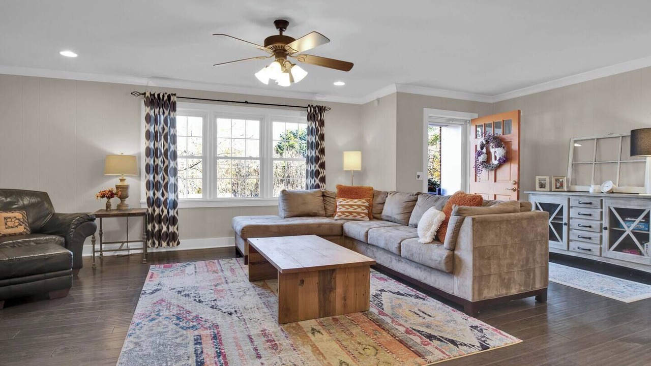 Photo of Livingroom in Clemson