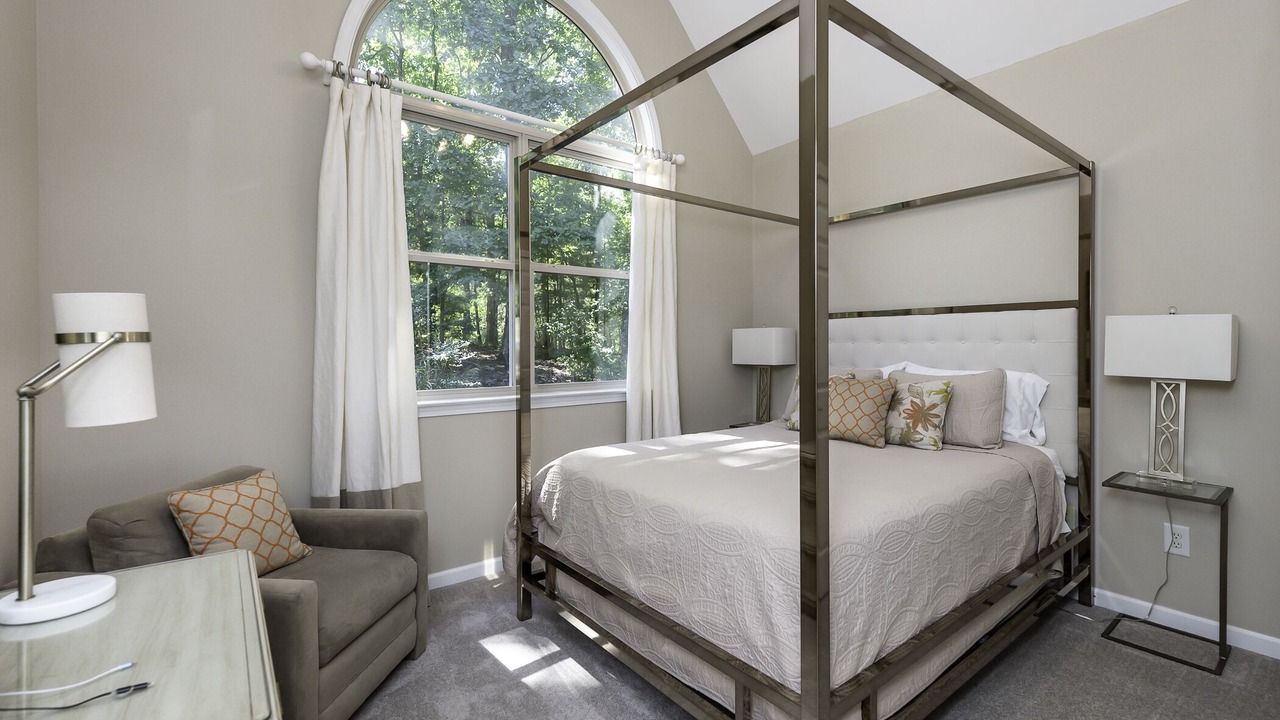 Photo of Bedroom in Sunset