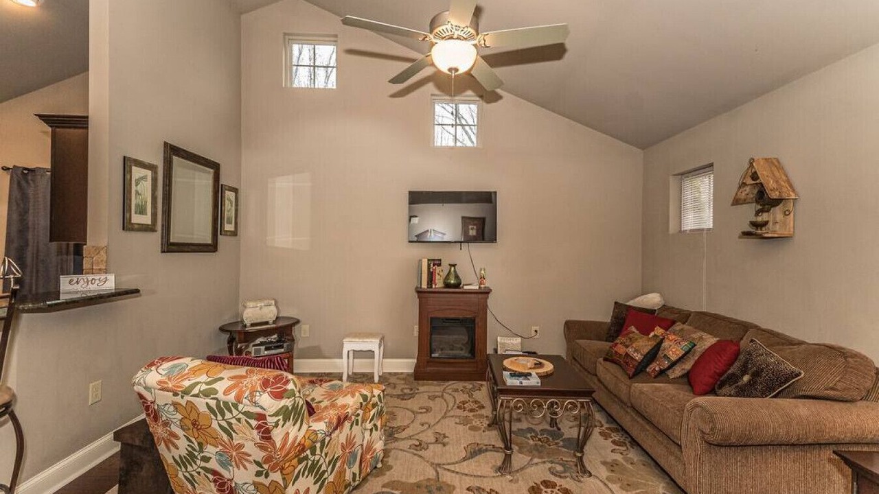 Photo of Livingroom in Boiling Springs