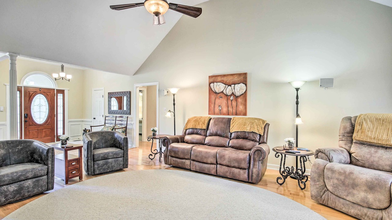 Photo of Livingroom in Evans
