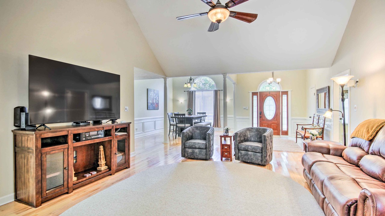 Photo of Livingroom in Evans