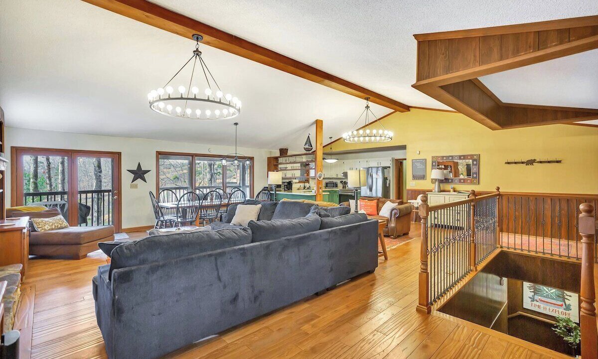 Photo of Livingroom in Six Mile
